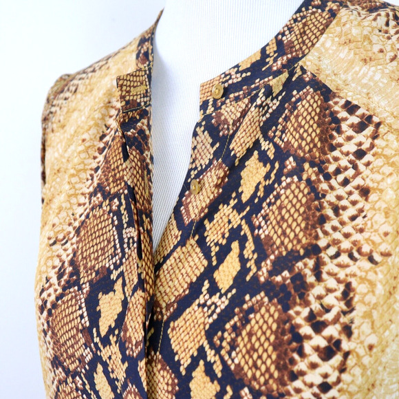Joie Size S Talin Snakeskin Print Button Down Blouse Fading Sun Tan - Picture 8 of 11